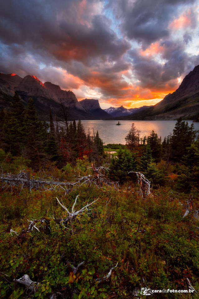 Pôr Do Sol Sobre o Saint Mary Lake (veja como fazer fotos como essa)